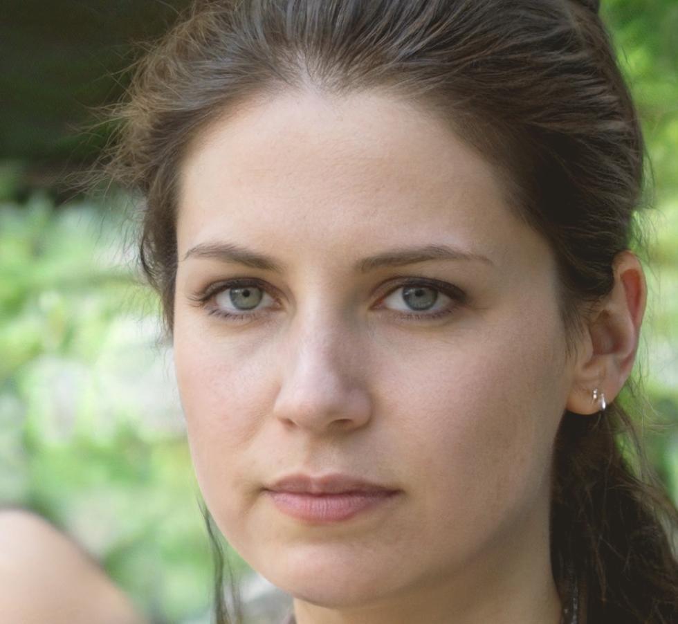 Portrait d'Estelle Bouvier, conseillère en épargne senior